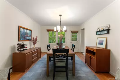 4 Pin Oak Lane, White Plains, NY 10606 - Photo 5