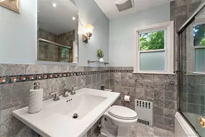 4 Pin Oak Lane, White Plains, NY 10606 - Photo 13