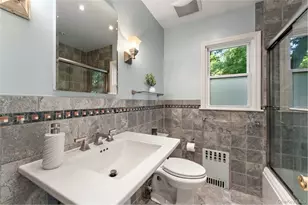 4 Pin Oak Ln, White Plains, NY 10606 - Photo 13