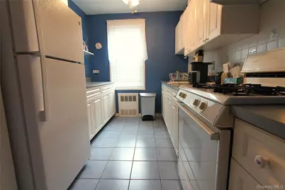 61-88 Dry Harbor Road #1E, Middle Village, NY 11379 - Photo 5
