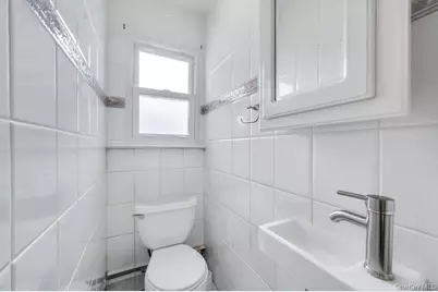 32 Beverly Street, Islip, NY 11751 - Photo 21