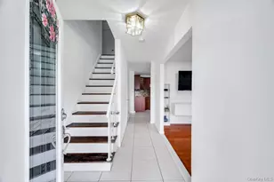 32 Beverly St, Islip, NY 11751 - Photo 9