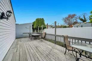 32 Beverly St, Islip, NY 11751 - Photo 31