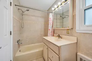 32 Beverly St, Islip, NY 11751 - Photo 15