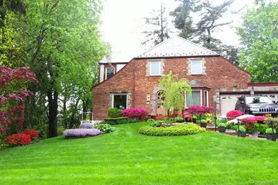 36 Strathmore Road, Great Neck, NY 11023 - Photo 33