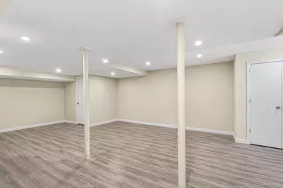 36 Strathmore Road, Great Neck, NY 11023 - Photo 27