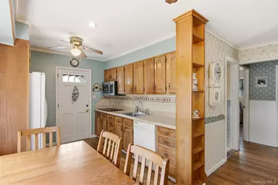 163 Islip Boulevard, Islip Terrace, NY 11752 - Photo 7