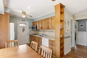 163 Islip Blvd, Islip Terrace, NY 11752 - Photo 7