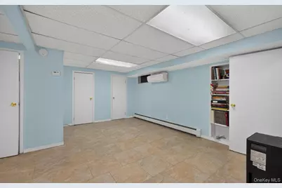 31 Irene Lane E, Plainview, NY 11803 - Photo 35