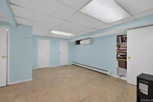 31 Irene Ln E, Plainview, NY 11803 - Photo 35