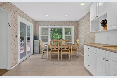 31 Irene Lane E, Plainview, NY 11803 - Photo 13