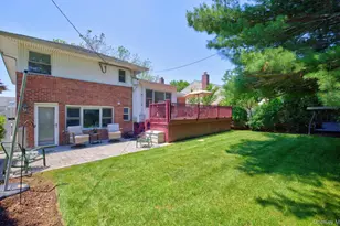 31 Irene Ln E, Plainview, NY 11803 - Photo 37