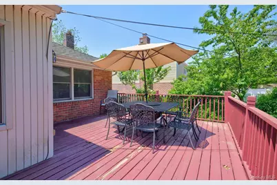 31 Irene Lane E, Plainview, NY 11803 - Photo 41