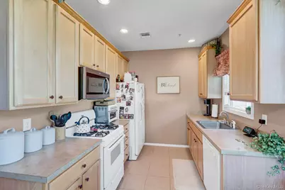 168 Kettles Lane, Medford, NY 11763 - Photo 17