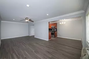 25 N Clinton Ave, Bay Shore, NY 11706 - Photo 3