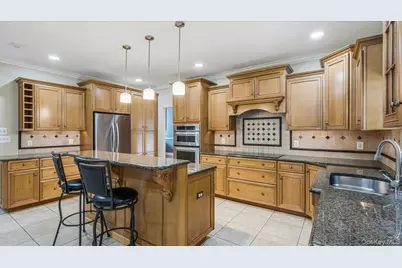 16 English Ivy Lane, Lake Grove, NY 11755 - Photo 11