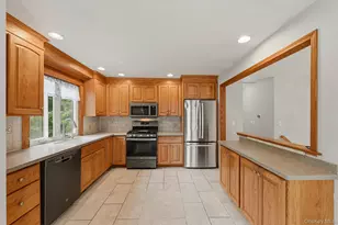 39 Raker Rd, Poughkeepsie, NY 12603 - Photo 13