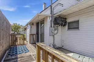 42 Larch St, Hicksville, NY 11801 - Photo 27
