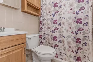 42 Larch St, Hicksville, NY 11801 - Photo 17
