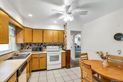 112 Foster Boulevard, Babylon, NY 11702 - Photo 11