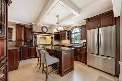 53 Mowbray Avenue, Bay Shore, NY 11706 - Photo 3