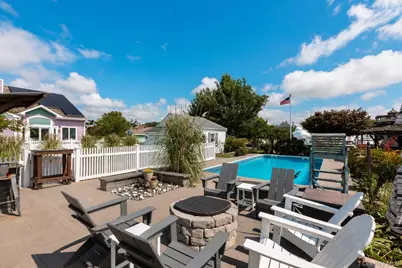 53 Mowbray Avenue, Bay Shore, NY 11706 - Photo 19