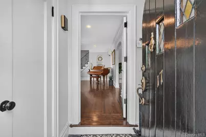 17 Hollywood Court, Rockville Centre, NY 11570 - Photo 7