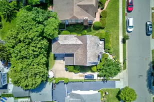 17 Hollywood Ct, Rockville Centre, NY 11570 - Photo 45