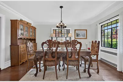 17 Hollywood Court, Rockville Centre, NY 11570 - Photo 11