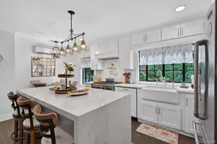 17 Hollywood Ct, Rockville Centre, NY 11570 - Photo 15
