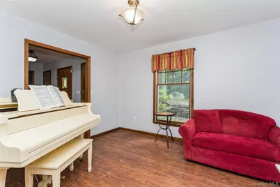324 Garrison Woods Lane, Wallkill, NY 12589 - Photo 9