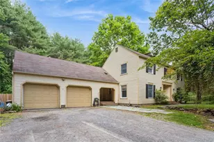 324 Garrison Woods Ln, Wallkill, NY 12589 - Photo 3
