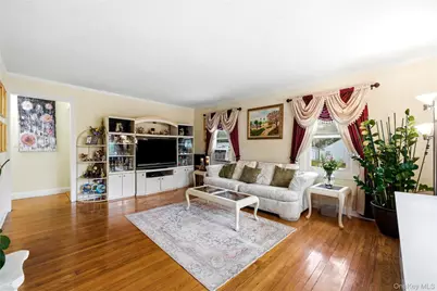 39 Church Street, Central Islip, NY 11722 - Photo 5