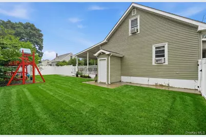 39 Church Street, Central Islip, NY 11722 - Photo 23