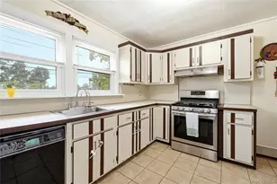 39 Church St, Central Islip, NY 11722 - Photo 7