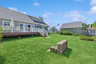 10415 Oregon Rd, Cutchogue, NY 11935 - Photo 33