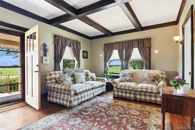 10415 Oregon Road, Cutchogue, NY 11935 - Photo 5