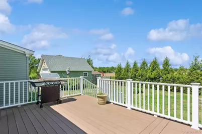 10415 Oregon Road, Cutchogue, NY 11935 - Photo 35