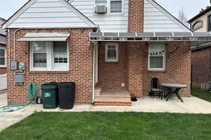 82-52 257th St, Glen Oaks, NY 11004 - Photo 7