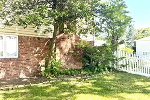 906 Park Ct, Woodmere, NY 11581 - Photo 15