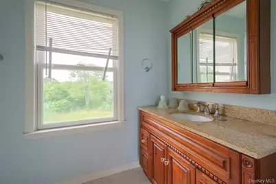 300 S Snedecor Avenue, Bayport, NY 11705 - Photo 19