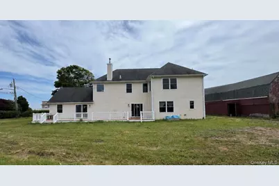 300 S Snedecor Avenue, Bayport, NY 11705 - Photo 25
