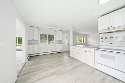 9 Carson Lane, Medford, NY 11763 - Photo 13