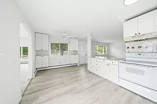 9 Carson Ln, Medford, NY 11763 - Photo 13