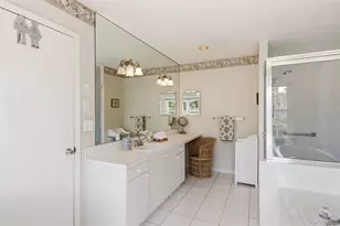 43 Lakebridge Dr S, Kings Park, NY 11754 - Photo 21