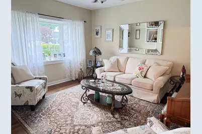28 Pine Street, Sayville, NY 11782 - Photo 3
