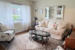 28 Pine St, Sayville, NY 11782 - Photo 3