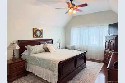 28 Pine Street, Sayville, NY 11782 - Photo 27