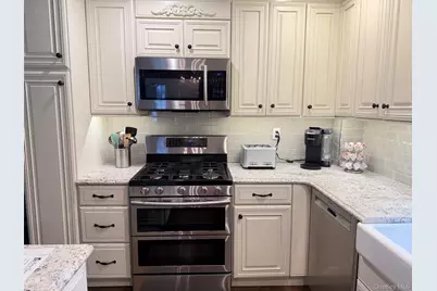 28 Pine Street, Sayville, NY 11782 - Photo 9