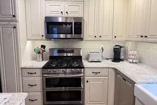 28 Pine St, Sayville, NY 11782 - Photo 9